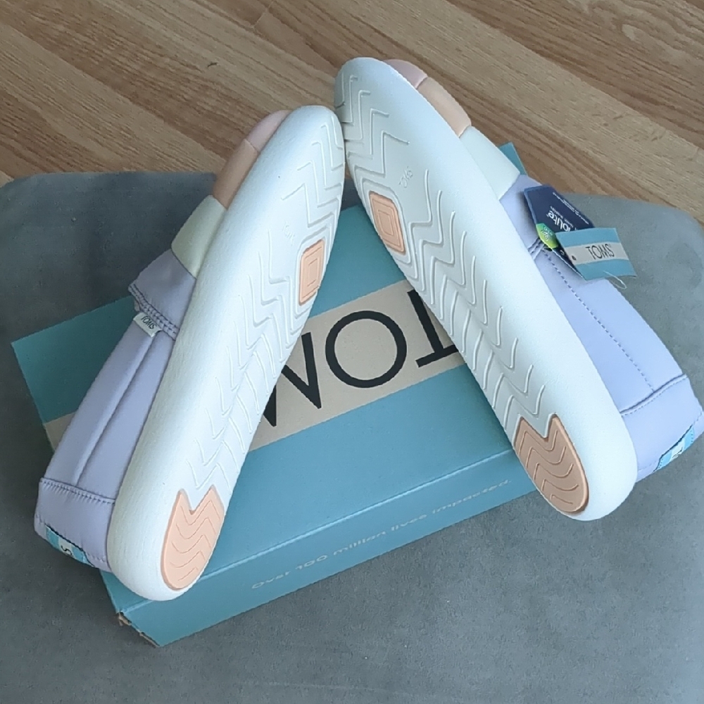 Toms Women's Multicolor Slip-On Flats - Picture 4 of 6